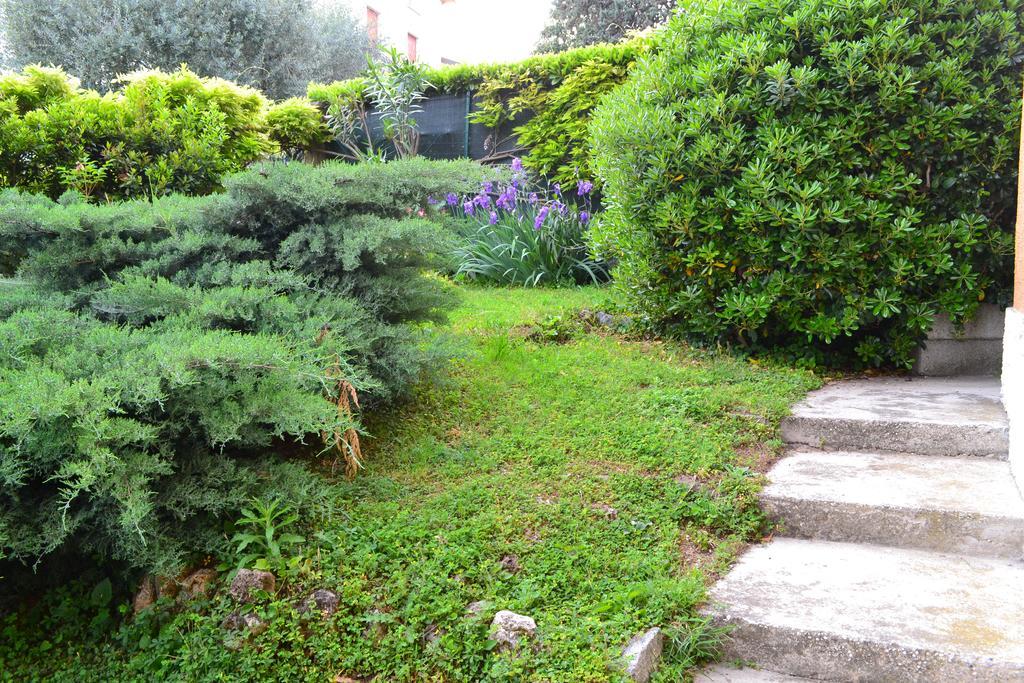 Le Bouganville Apartment Desenzano del Garda Dış mekan fotoğraf