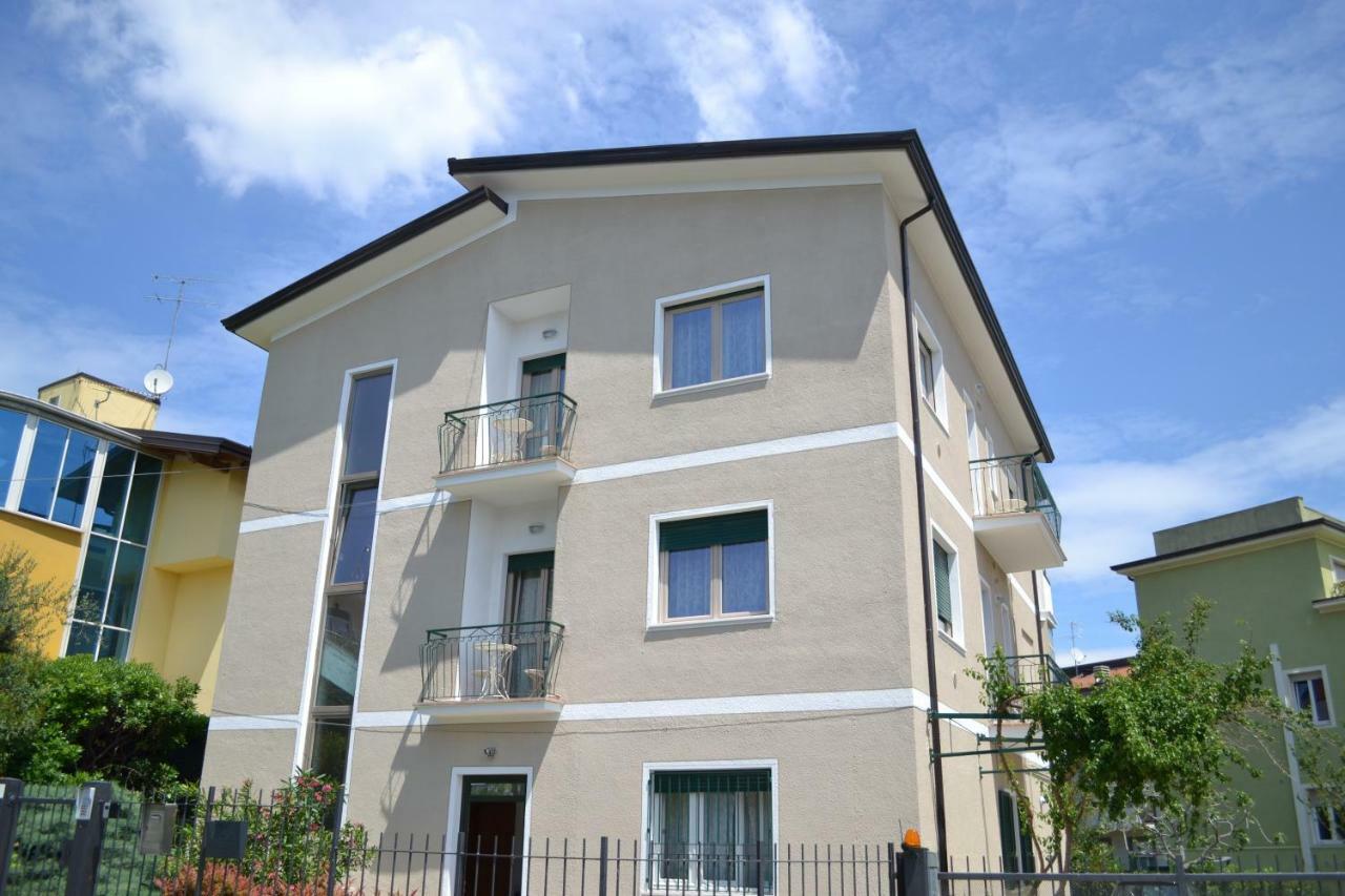 Le Bouganville Apartment Desenzano del Garda Dış mekan fotoğraf